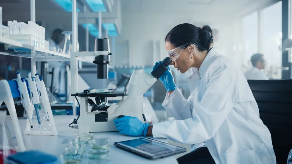 Soluciones tecnológicas para el sector salud y farmacéutico